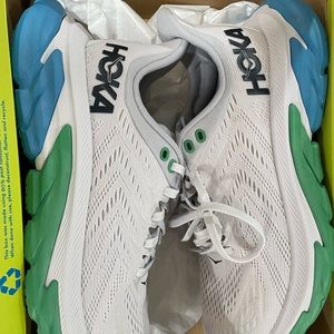 Hoka Clifton edge sneaker woman’s size 8